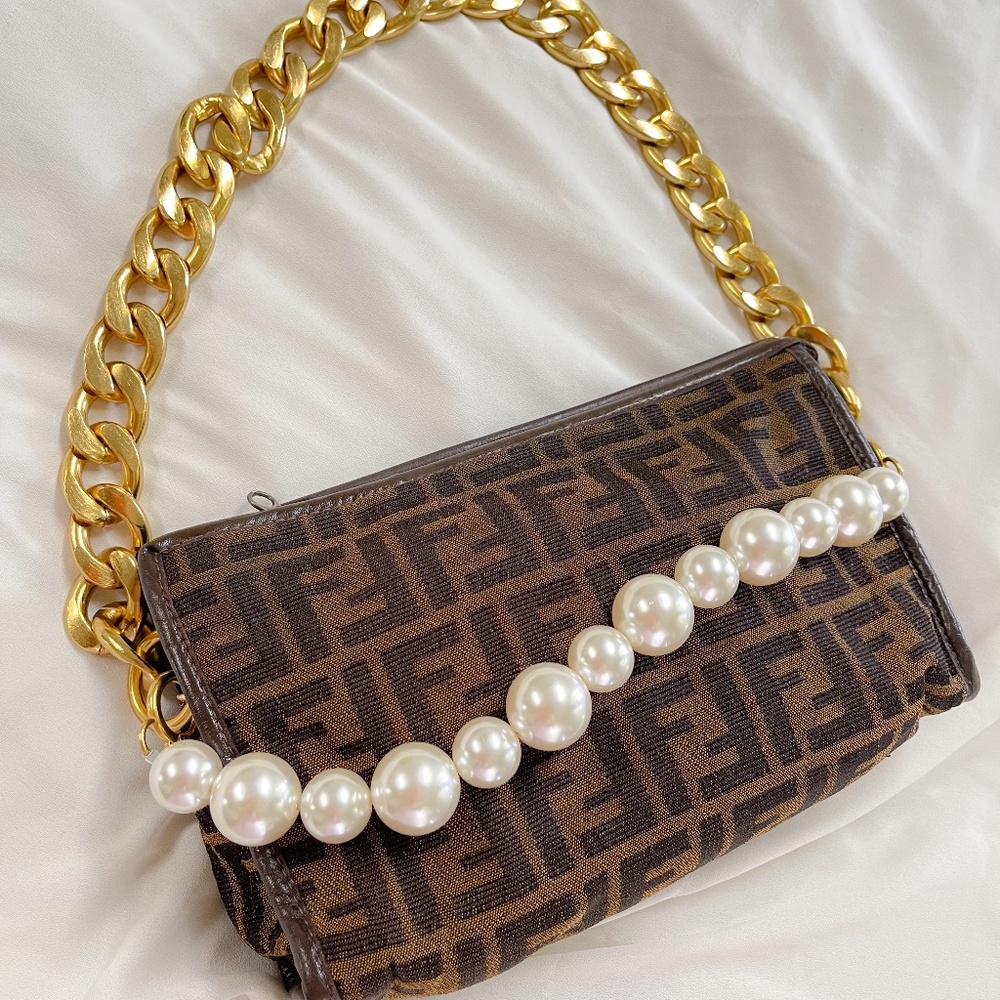 🍒🍓Authentic Vintage Fendi pochette 🍒🍓